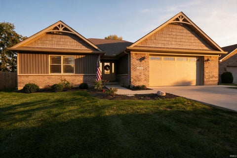Tiny photo for 1913 N SANDAL WOOD Drive, Yorktown, IN 47396 (MLS # 202641932)