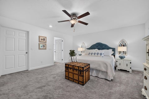 Tiny photo for 1913 N SANDAL WOOD Drive, Yorktown, IN 47396 (MLS # 202641932)