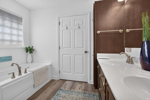 Tiny photo for 1913 N SANDAL WOOD Drive, Yorktown, IN 47396 (MLS # 202641932)