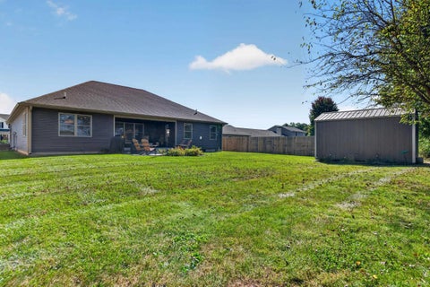 Tiny photo for 1913 N SANDAL WOOD Drive, Yorktown, IN 47396 (MLS # 202641932)