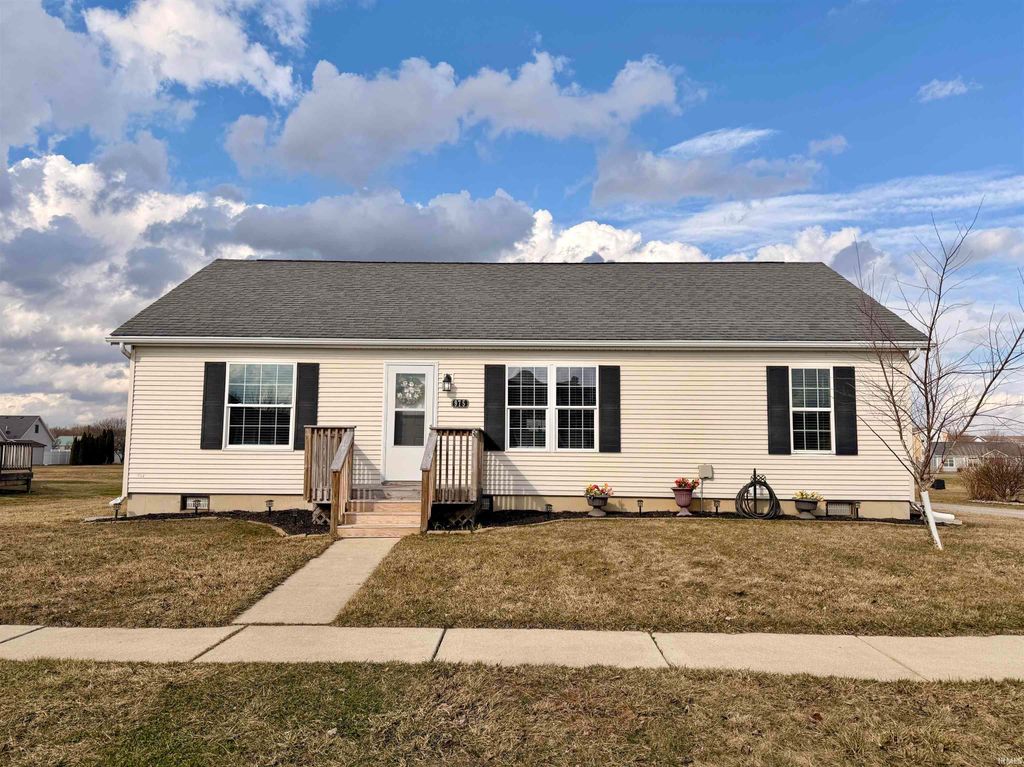 Photo of 975 Ohio Street, Plymouth, IN 46563 (MLS # 202607359)