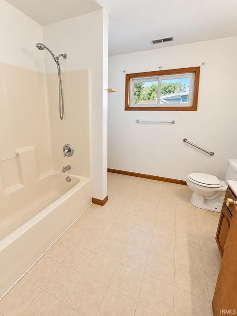 Tiny photo for 1313 S Delphos Street, Kokomo, IN 46902 (MLS # 202643572)