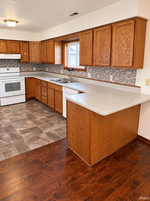 Tiny photo for 1313 S Delphos Street, Kokomo, IN 46902 (MLS # 202643572)