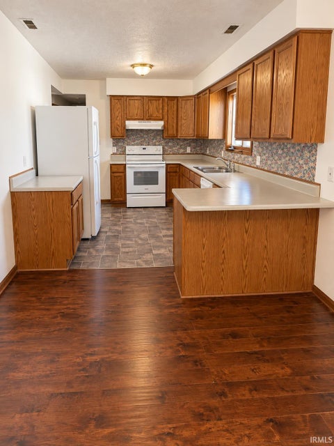 Tiny photo for 1313 S Delphos Street, Kokomo, IN 46902 (MLS # 202643572)
