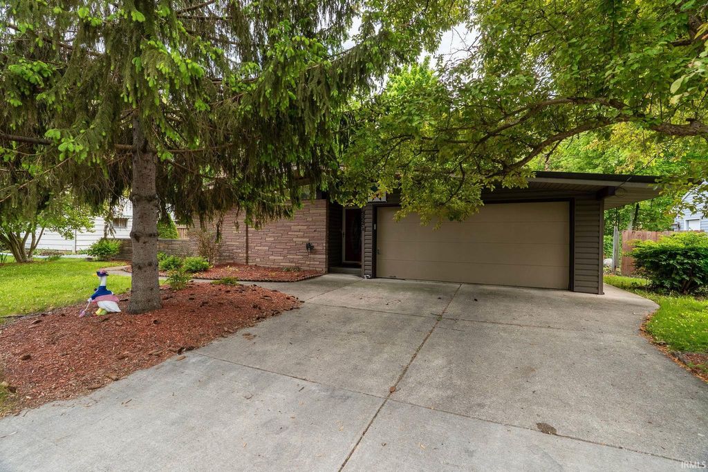 Photo of 1982 Indian Trail Drive, West Lafayette, IN 47906 (MLS # 202616413)