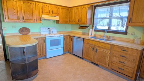 Tiny photo for 219 N Union Street, Bluffton, IN 46714 (MLS # 202610096)