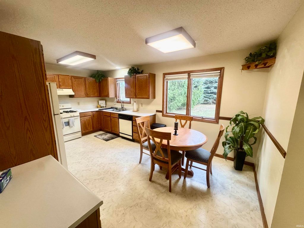 Photo of 1231 Lost Lock Way, New Haven, IN 46774 (MLS # 202543266)