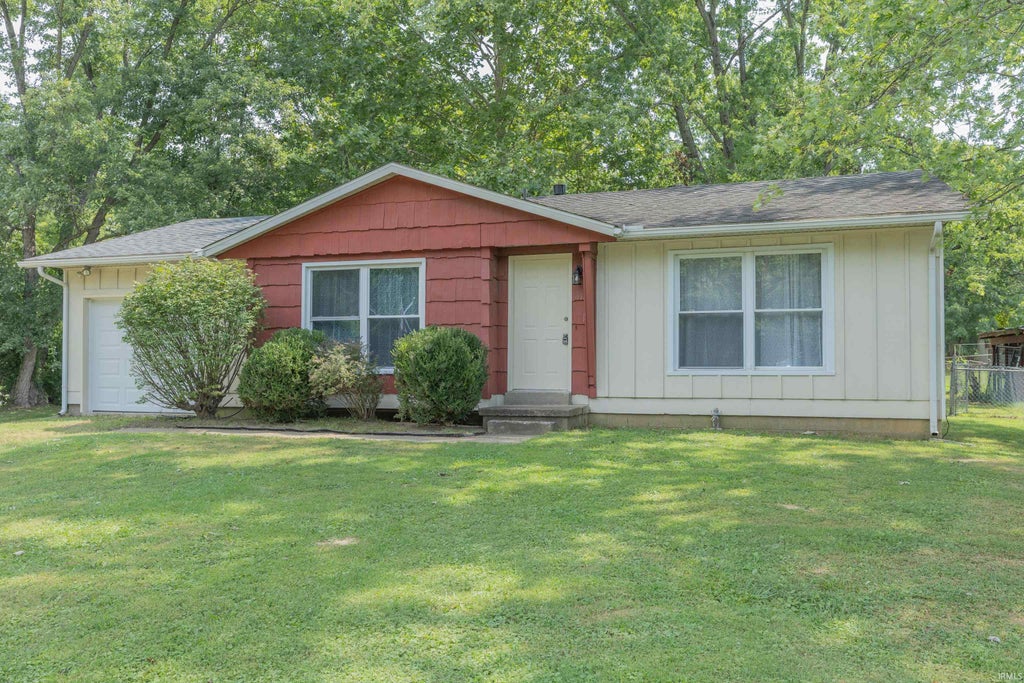 Photo of 117 Cairo Court, Chandler, IN 47610 (MLS # 202632873)