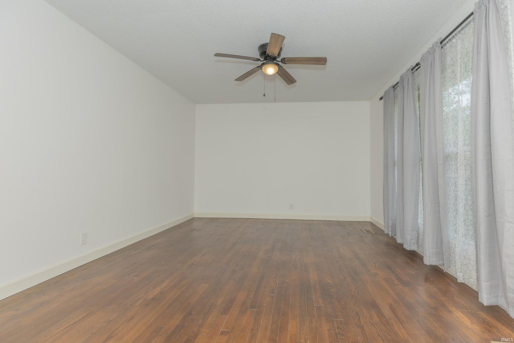 Photo of 117 Cairo Court, Chandler, IN 47610 (MLS # 202632873)
