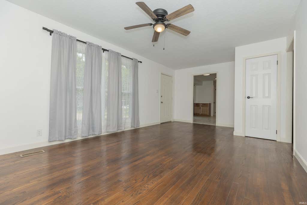 Photo of 117 Cairo Court, Chandler, IN 47610 (MLS # 202632873)