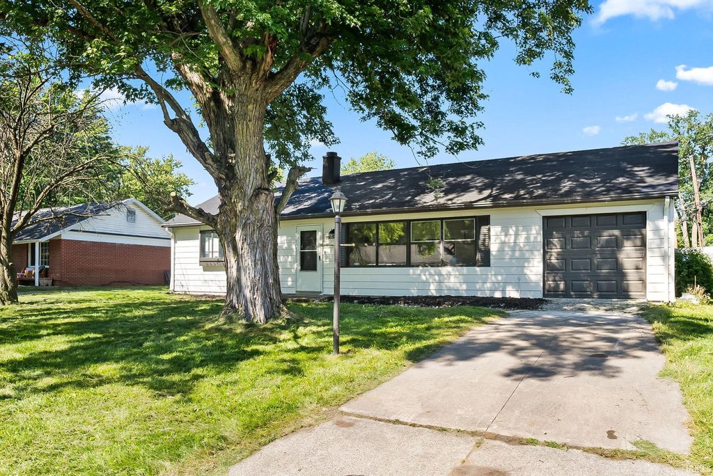 Photo of 1194 Braeburn Drive, New Haven, IN 46774 (MLS # 202621609)