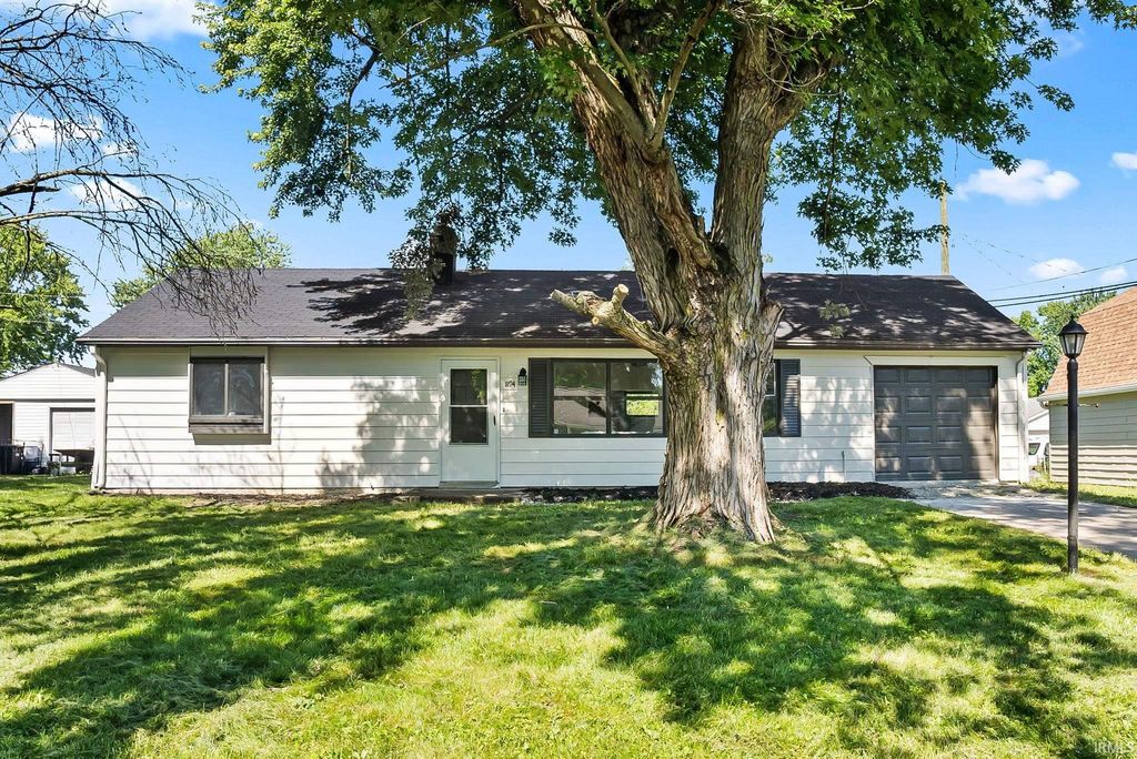 Photo of 1194 Braeburn Drive, New Haven, IN 46774 (MLS # 202621609)