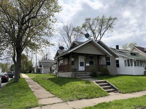 Photo of 522 Howard Street, South Bend, IN 46617 (MLS # 202613896)