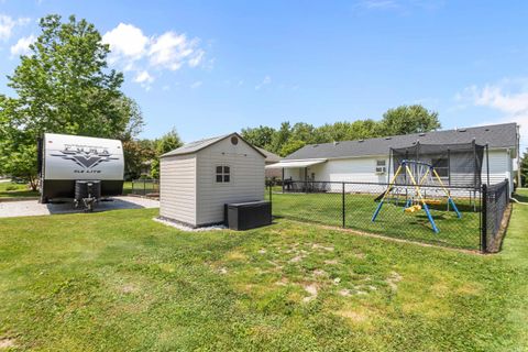Tiny photo for 475 E College Street, Russiaville, IN 46979 (MLS # 202621901)