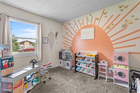 Tiny photo for 475 E College Street, Russiaville, IN 46979 (MLS # 202621901)