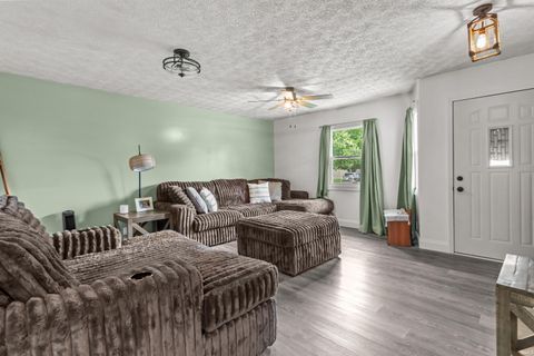 Tiny photo for 475 E College Street, Russiaville, IN 46979 (MLS # 202621901)