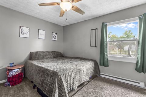 Tiny photo for 475 E College Street, Russiaville, IN 46979 (MLS # 202621901)
