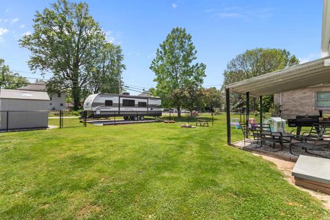 Tiny photo for 475 E College Street, Russiaville, IN 46979 (MLS # 202621901)