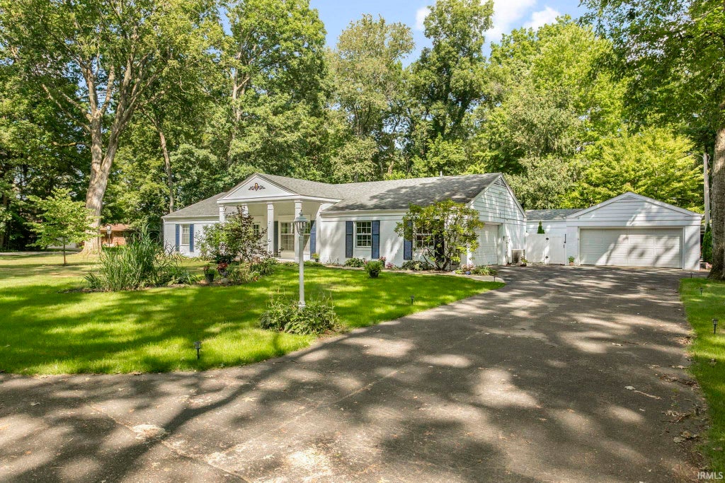 Photo of 50570 Mohawk Drive, Granger, IN 46530 (MLS # 202638528)
