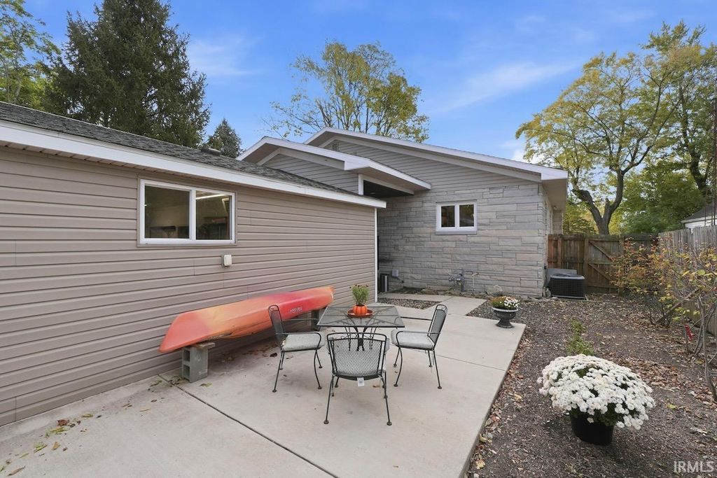 1616 W White River Boulevard, Muncie, IN 47304, MLS #202544472