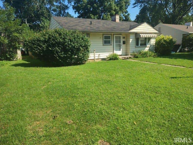 Photo of 132 Floyd Street, Elkhart, IN 46514 (MLS # 202633798)