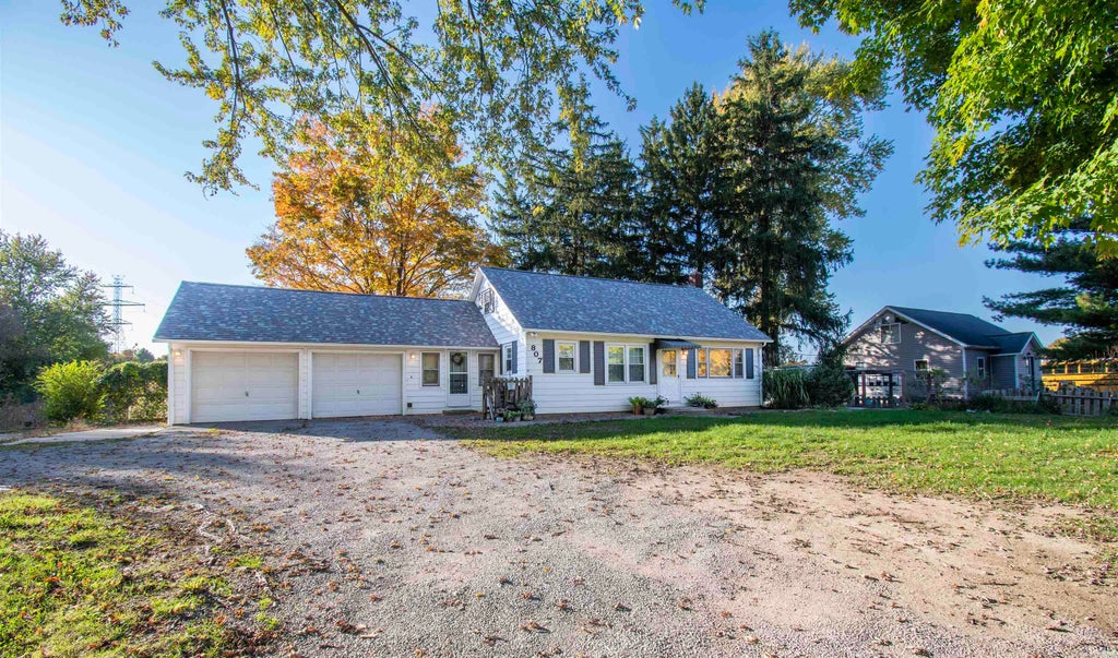 Photo of 807 N Main Street, Avilla, IN 46710 (MLS # 202641676)