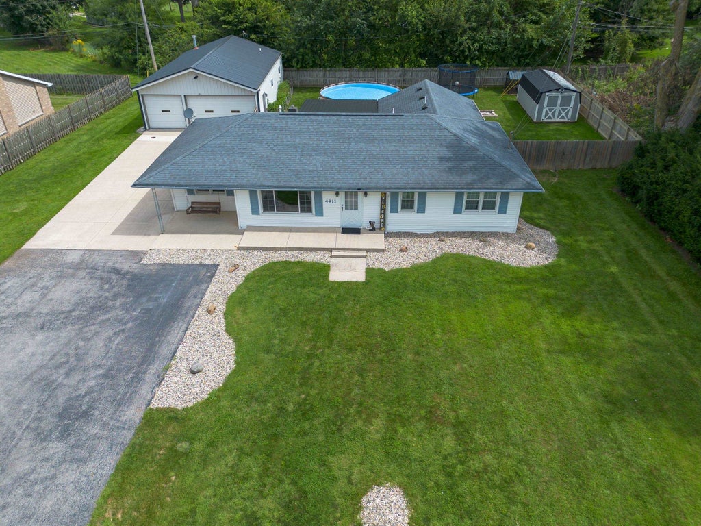 Photo of 4911 Fernwood Avenue, Fort Wayne, IN 46809 (MLS # 202635736)
