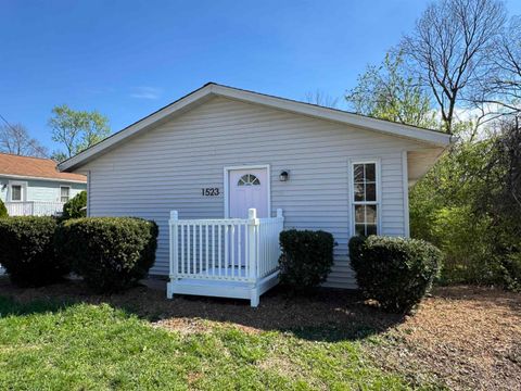 Photo of 1523 W 8th Street, Bloomington, IN 47404 (MLS # 202611843)