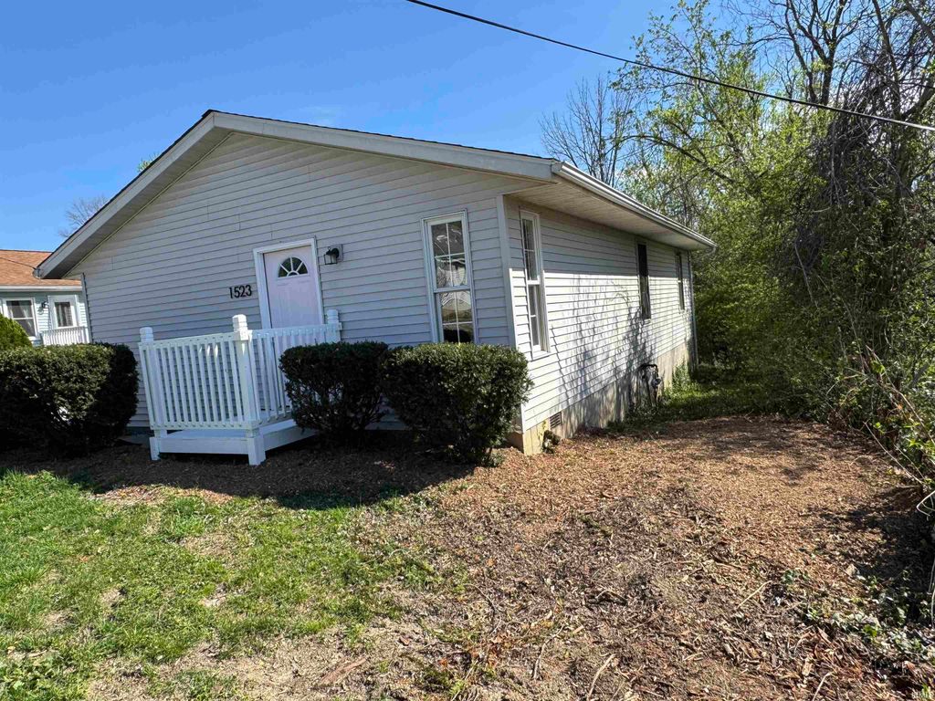 Photo of 1523 W 8th Street, Bloomington, IN 47404 (MLS # 202611843)