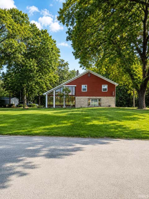 Photo of 731 E 25 S Road, Winamac, IN 46996 (MLS # 202635235)