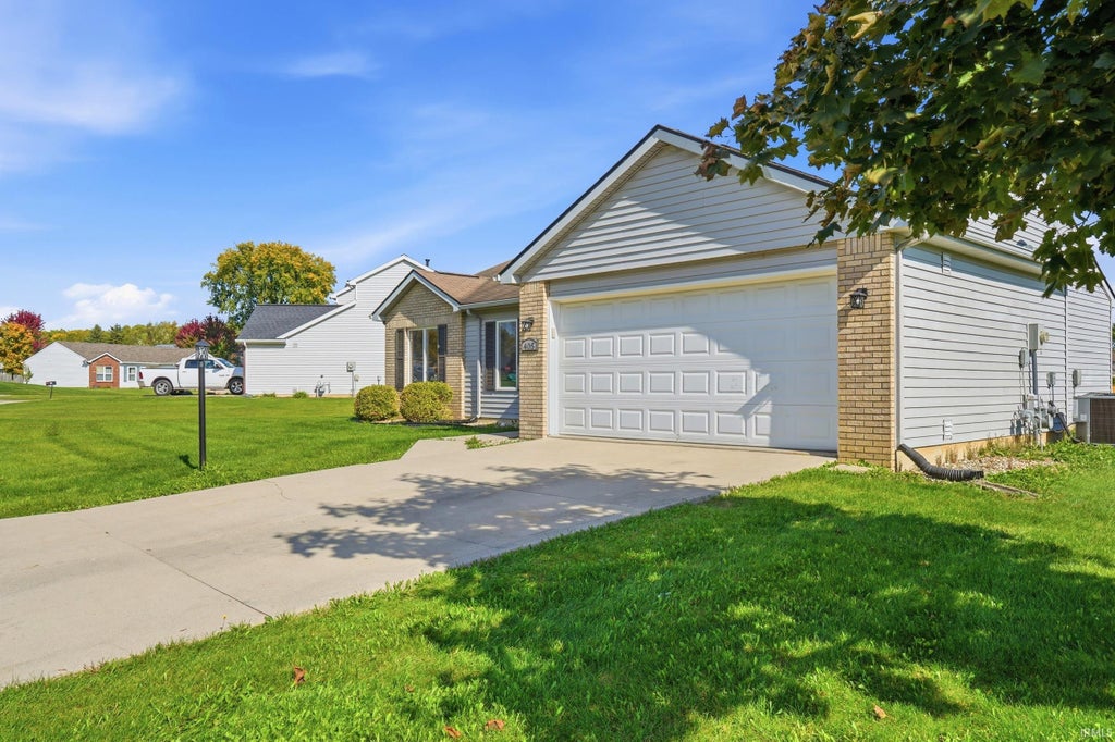Photo of 405 Chiswell Run, Avilla, IN 46710 (MLS # 202643172)