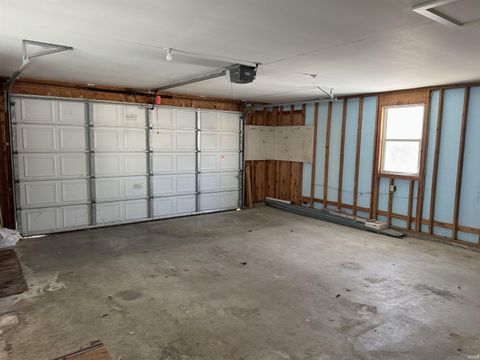 Tiny photo for 1417 W Market Street, Crawfordsville, IN 47933 (MLS # 202545491)