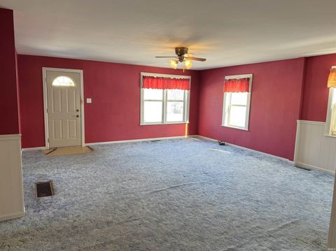 Tiny photo for 1417 W Market Street, Crawfordsville, IN 47933 (MLS # 202545491)