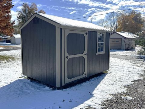 Tiny photo for 1417 W Market Street, Crawfordsville, IN 47933 (MLS # 202545491)