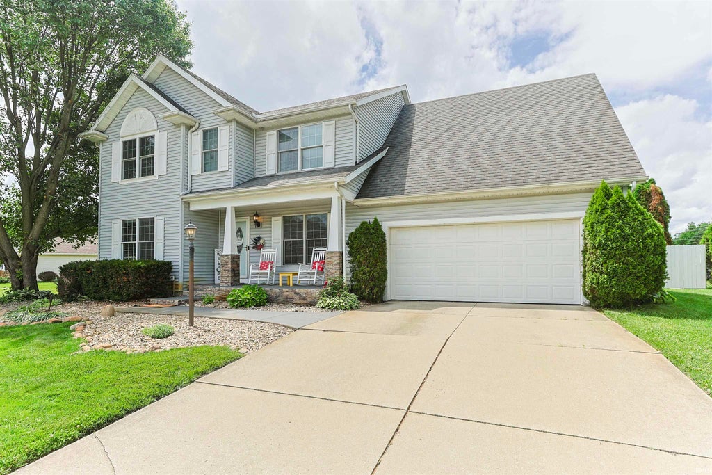 Photo of 53051 Woodmar Drive, Granger, IN 46530 (MLS # 202631095)