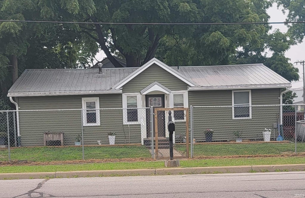 Photo of 125 N Bowen Avenue, Bremen, IN 46506 (MLS # 202628661)