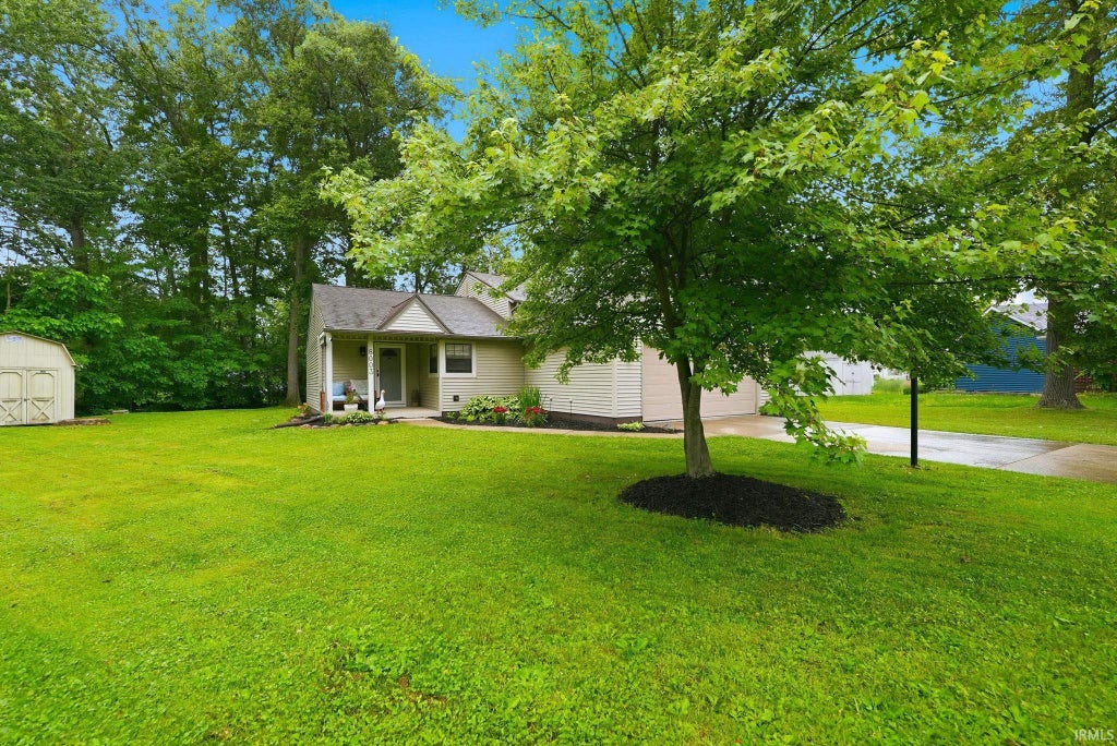 Photo of 8003 Charnell Court, Fort Wayne, IN 46818 (MLS # 202624080)