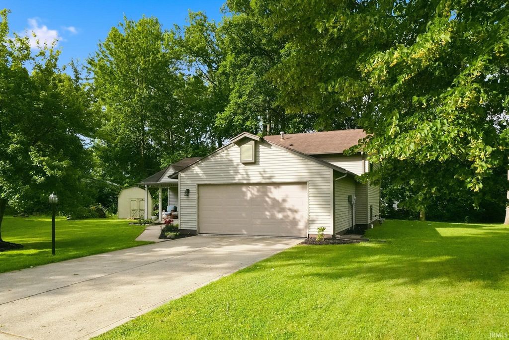 Photo of 8003 Charnell Court, Fort Wayne, IN 46818 (MLS # 202624080)