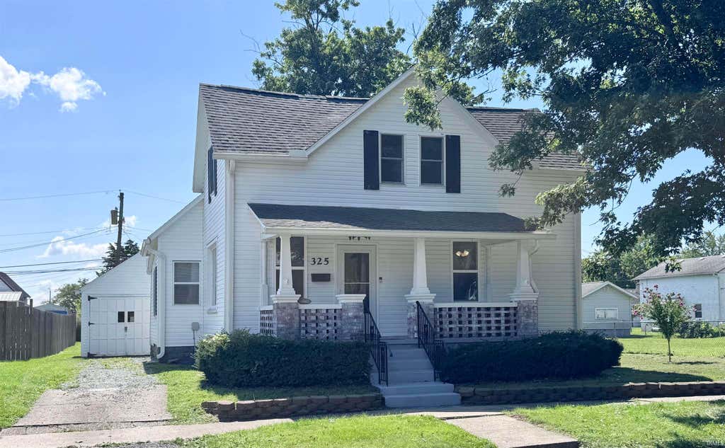 Photo of 325 W 13Th Street, Peru, IN 46970 (MLS # 202634791)