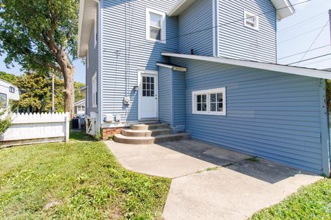 Tiny photo for 1409 W Superior Street, Kokomo, IN 46901 (MLS # 202532471)