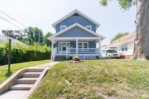 Photo of 1409 W Superior Street, Kokomo, IN 46901 (MLS # 202532471)