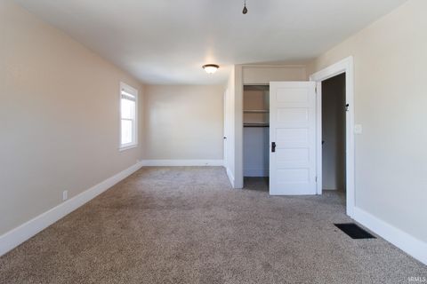 Tiny photo for 1409 W Superior Street, Kokomo, IN 46901 (MLS # 202532471)