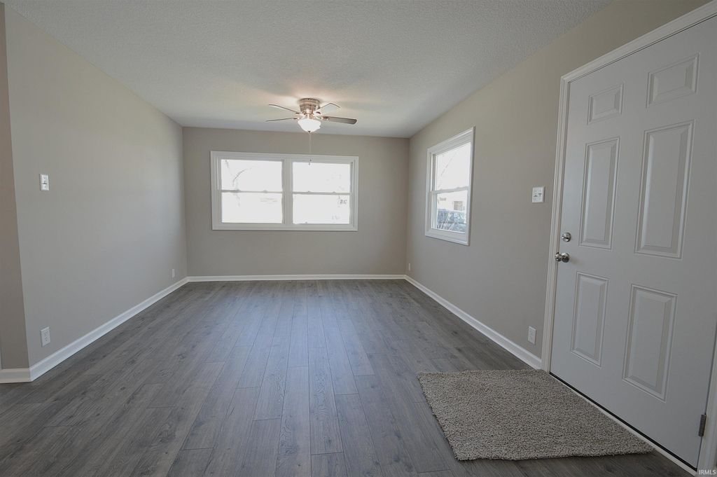 Photo of 1304 Clara Avenue, Fort Wayne, IN 46805 (MLS # 202609511)