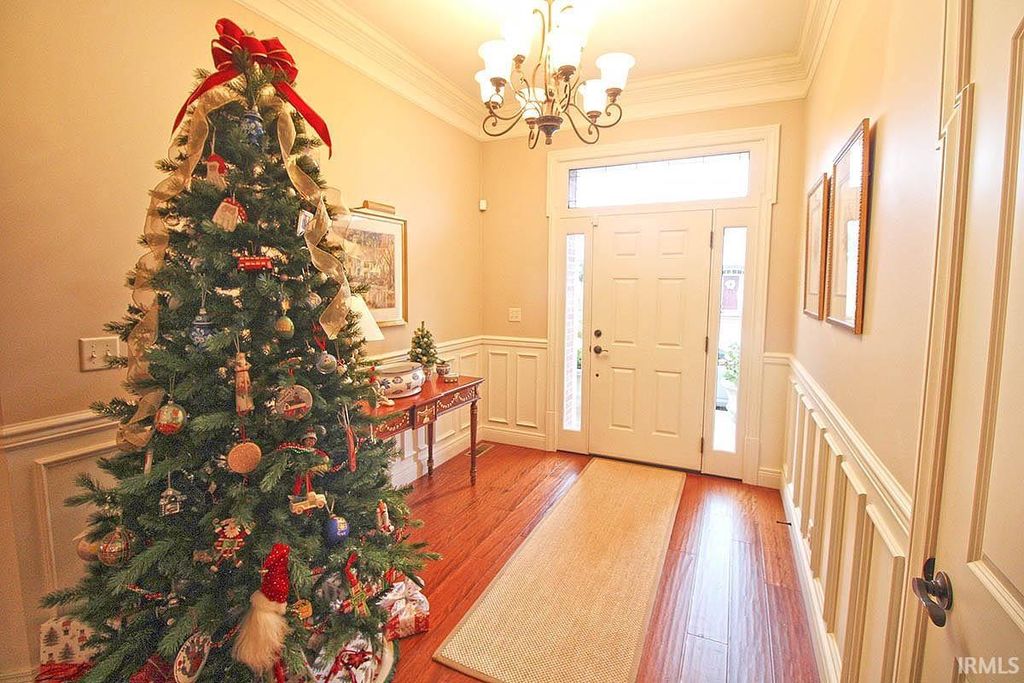 Photo of 1512 Victoria Green Boulevard, Evansville, IN 47715 (MLS # 202548734)