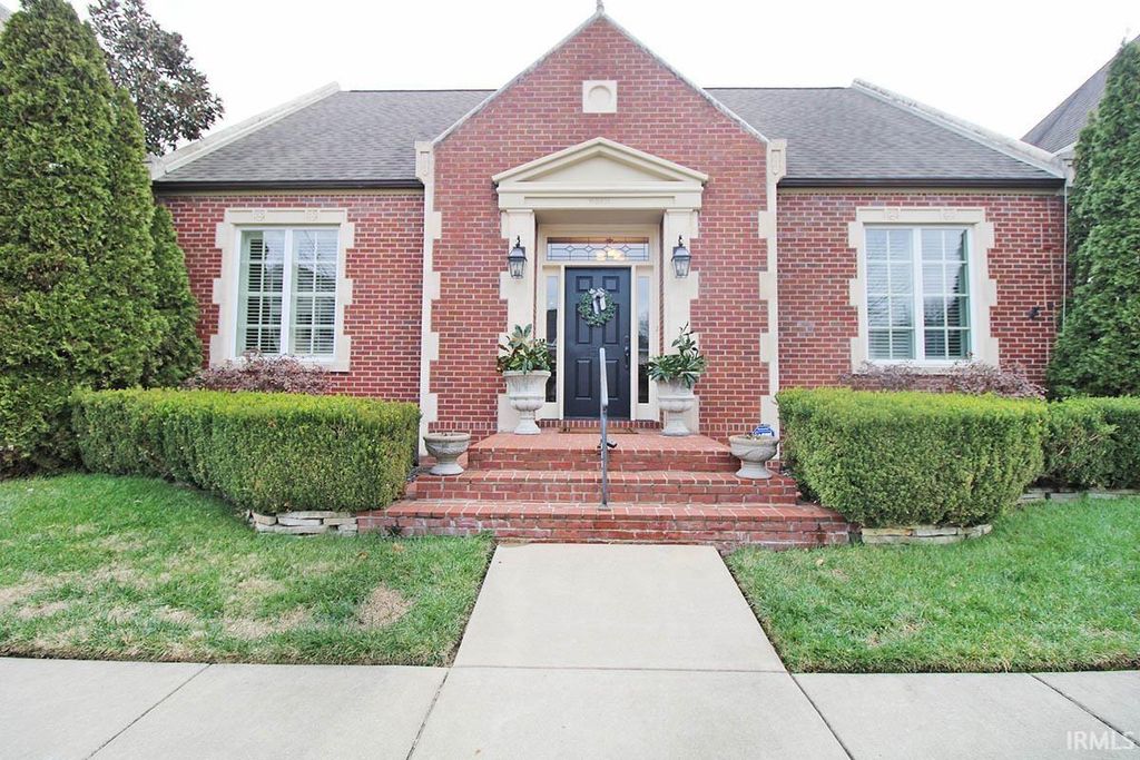 Photo of 1512 Victoria Green Boulevard, Evansville, IN 47715 (MLS # 202548734)