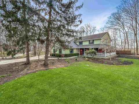 Photo of 1314 Castle Drive, Lafayette, IN 47905 (MLS # 202607006)