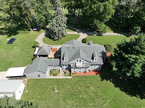 Tiny photo for 4 Apraw Road, Washington, IN 47501 (MLS # 202612334)