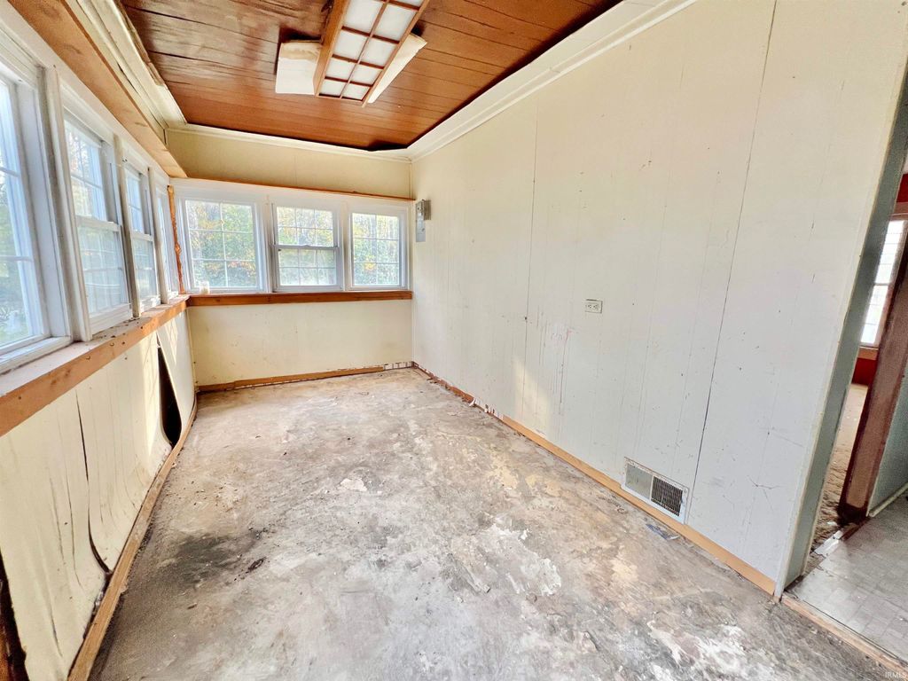 Photo of 10170 W 565 S, Owensville, IN 47665 (MLS # 202547652)