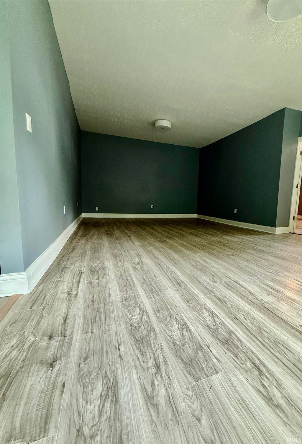 Photo of 1514 W Louisiana Street, Evansville, IN 47710 (MLS # 202627191)