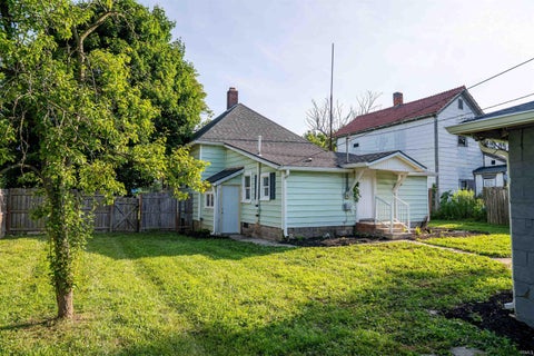 Tiny photo for 523 W Commercial Street, Hartford City, IN 47348 (MLS # 202631005)